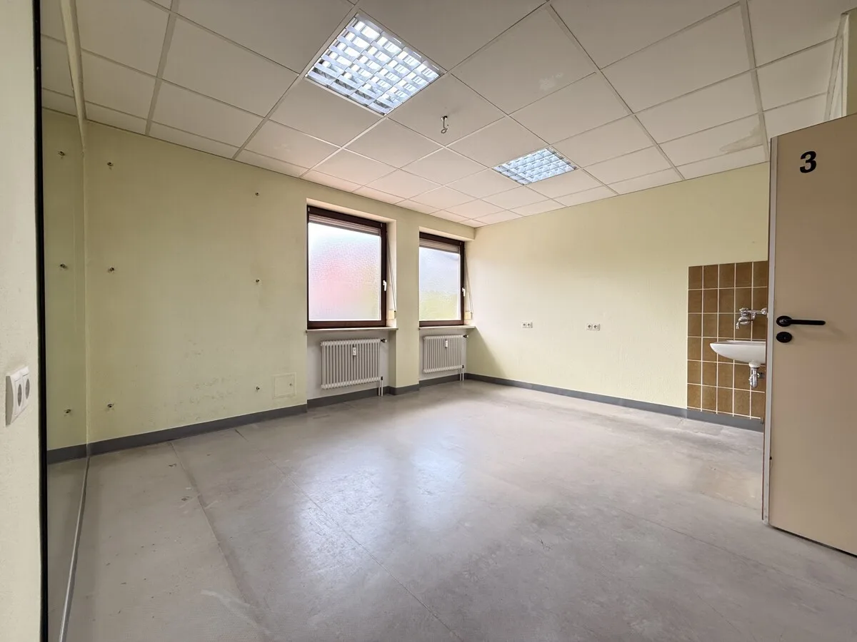1.OG - Behandlungsraum/Büro