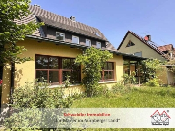 Großzügiges 1-2-Familienhaus im Landhausstil mit Gartenidylle u.v.m. in Bestlage von Rückersdorf, 90607 Rückersdorf, Einfamilienhaus