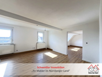 Viel Platz für Zwei: Sonniger Altbau-Charme mit Balkon und EBK in Rückersdorf, 90607 Rückersdorf, Wohnung