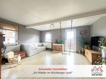 Viel Platz für Zwei: Sonniger Altbau-Charme mit Balkon und EBK in Rückersdorf, 90607 Rückersdorf, Wohnung
