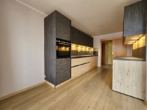 Wohnküche Bild 2 - WOW! Top gepflegte 3-Zimmer-Eigentumswohnung mit Loggia, Einbauküche & Lift im Südosten von Nürnberg