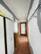 Flur - Altbau-Charme mit Potenzial: 2,5-Zimmer-Wohnung mit zwei Balkonen in Nürnberg (4. OG ohne Lift)