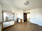 Wohnküche - Altbau-Charme mit Potenzial: 2,5-Zimmer-Wohnung mit zwei Balkonen in Nürnberg (4. OG ohne Lift)