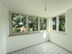 Wintergarten - Helle 2-Zimmer-Wohnung mit Wintergartenbalkon und Außenstellplatz in Rückersdorf