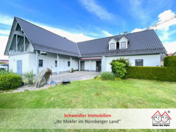 Groß & modern – XXL-Einfamilienhaus (Bj. 2006) mit 1.900 m² Grund und Doppelgarage in Krottensee, 91284 Neuhaus-Krottensee, Einfamilienhaus