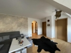 Wohnzimmer Ansicht 2 - Kapitalanlage gesucht? Schöne 2-Zimmer-Balkon-Wohnung im Dachgeschoss mit Stellplatz in Cadolzburg