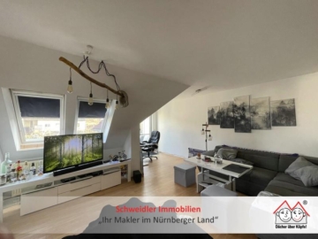 Kapitalanlage gesucht? Schöne 2-Zimmer-Balkon-Wohnung im Dachgeschoss mit Stellplatz in Cadolzburg, 90556 Cadolzburg, Wohnung