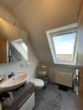 Tageslichtbad - Kapitalanlage gesucht? Schöne 2-Zimmer-Balkon-Wohnung im Dachgeschoss mit Stellplatz in Cadolzburg