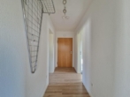 Flur - Einziehen & Wohlfühlen: Gemütliches 3-Zimmer-Dachgeschossjuwel mit EBK u.v.m. in Lauf-Kotzenhof