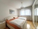 Schlafzimmer - Ihr Wohntraum im Herzen von Lauf! 3-Zimmer-EG-Terrassenwohnung mit Option auf TG-Stellplatz zum Kauf