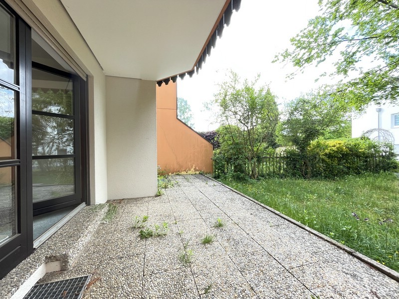 Terrasse mit Garten
