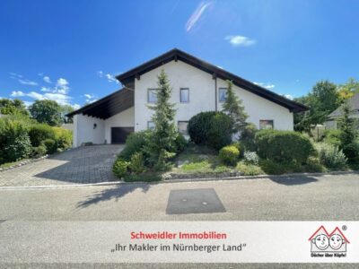 Exklusives Wohnen in Lauf-Rudolfshof – Einfamilienhaus mit über 220 m² Wohnfläche und Doppelgarage, 91207 Lauf-Rudolfshof, Einfamilienhaus
