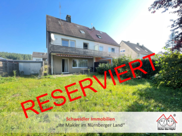 Doppelhaushälfte mit ganz viel Potenzial in ruhiger Wohnlage von Lauf, 91207 Lauf, Haus