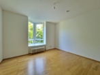 Schlafzimmer 1 - Ihr Platz zum Wohlfühlen: 3,5-Zimmer-Loggiawohnung mit Garage & EBK in Nürnberg-Kleinreuth zur Miete