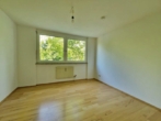 Schlafmimmer 2 - Ihr Platz zum Wohlfühlen: 3,5-Zimmer-Loggiawohnung mit Garage & EBK in Nürnberg-Kleinreuth zur Miete