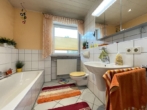 OG Bad - Baujahr 2000 trifft rund 160 m² Wohnfläche – Reiheneckhaus mit Carport in Rückersdorf-Strengenberg