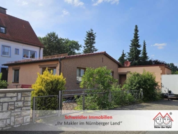 Charmanter, teilsanierter Bungalow in Neunkirchen mit Garage – ideal für Singles, Paare & Kleinfamilien, 91233 Neunkirchen, Haus