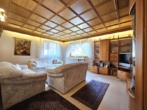 Wohnen Bild 1 - Charmanter, teilsanierter Bungalow in Neunkirchen mit Garage – ideal für Singles, Paare & Kleinfamilien