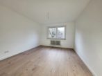 Zimmer 1 - Top modernisierte 3-Zimmer-Wohnung mit Balkon & Einbauküche in Nürnberg-Langwasser