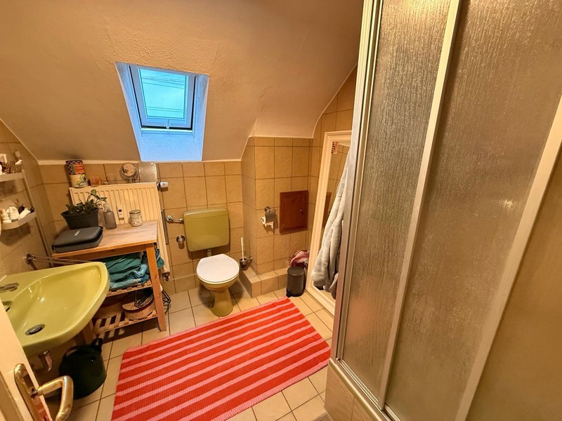 Zentrale 4-Zimmer-Dachgeschosswohnung mit viel Platz in Schwaig bei Nürnberg - Foto 5