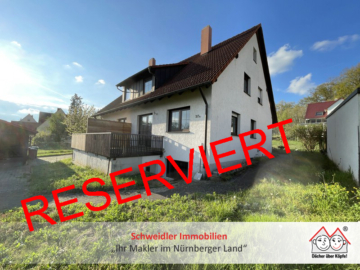 Platz für alle! Gepflegte Doppelhaushälfte mit Carport u.v.m. in zentraler Lage von Uttenreuth, 91080 Uttenreuth, Haus