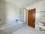 Bad - Ihr neues Zuhause in Fischbach: Sonnige 2-Zimmer-Eigentumswohnung mit großzügigem Balkon!