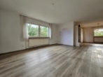 Wohnen Bild 2 - Idyllisch wohnen am Rande von Lauf: Tolle 2,5-Zimmer-EG-Wohnung mit Gartenanteil & Garage