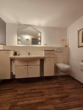 Gäste-WC im UG - Idyllisch wohnen am Rande von Lauf: Tolle 2,5-Zimmer-EG-Wohnung mit Gartenanteil & Garage